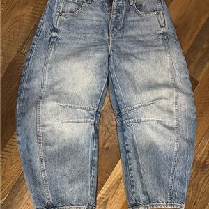 We The Free Good Luck Mid- Rise Barrel Jeans. Ultra Light Beam